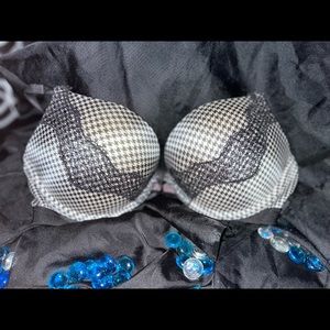 Bombshell bra 34C